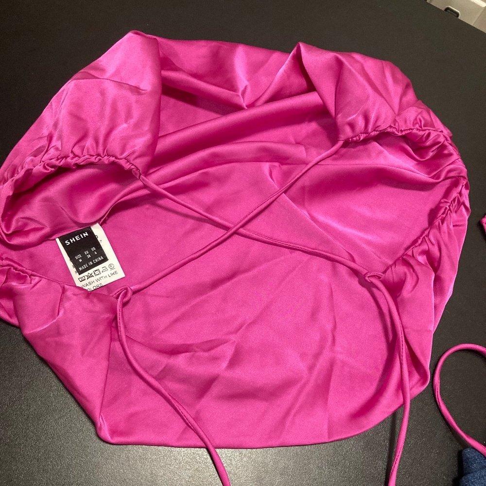 Halter top - Picture 3 of 6